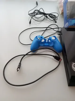 PS4 (PlayStation 4) + 5 Juegos + Mand+mcrofono y f