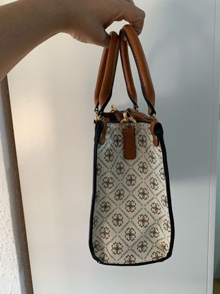 Bolso Guess estampado