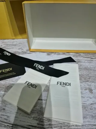 Bolsa y caja Fendi Roma
