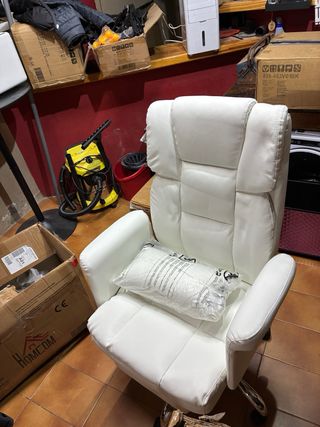 Silla de oficina ergonómica blanca