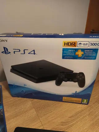 PS4 Slim 500GB + 2 Mandos + 11 Juegos