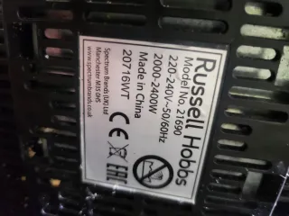 Tostadora Russell Hobbs Roja 4 Ranuras de 15 cm.