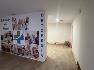 Local Avenida de la Paz Almendralejo