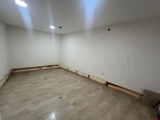 Local Avenida de la Paz Almendralejo