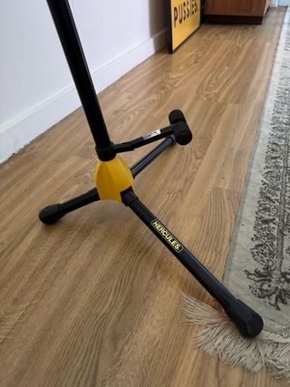 Suporte de Guitarra Hercules