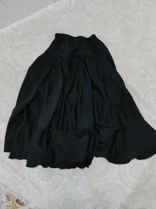 Maillot y mini short talla 2. Falda flamenca t 2-4