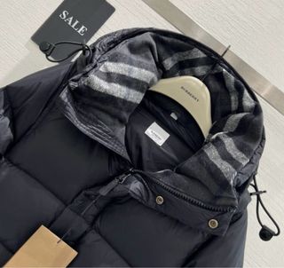 Chaqueta Burberry Negra con Capucha