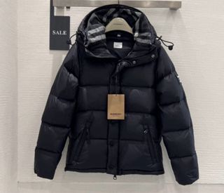 Chaqueta Burberry Negra con Capucha