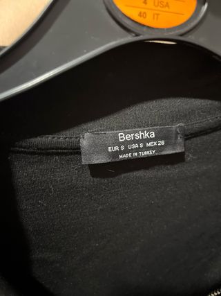 Vestido estampado militar Bershka Talla S