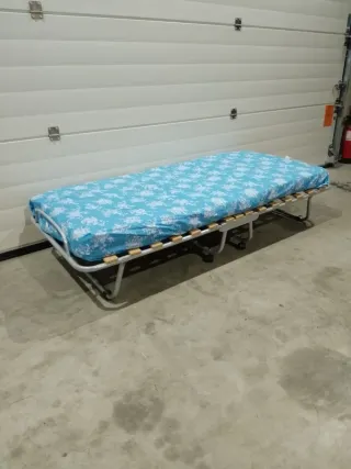 Cama plegable con colchón