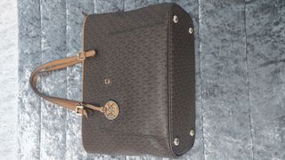 Bolso Michael Kors Jet Set Snap Pocket Marrón