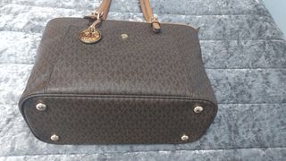 Bolso Michael Kors Jet Set Snap Pocket Marrón