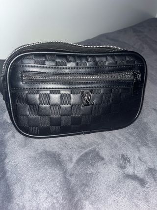 Riñonera Louis Vuitton Negra