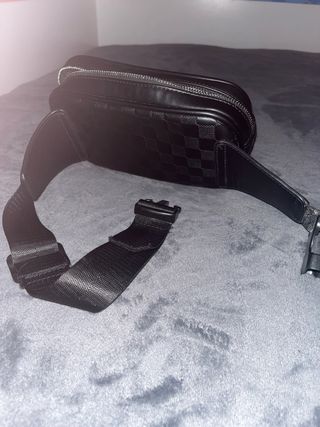 Riñonera Louis Vuitton Negra