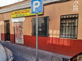Local comercial en venta en Pradolongo en Madrid