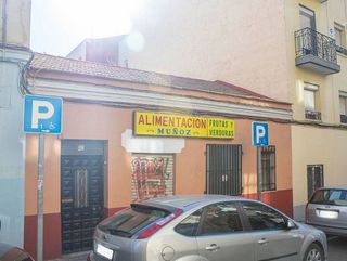 Local comercial en venta en Pradolongo en Madrid