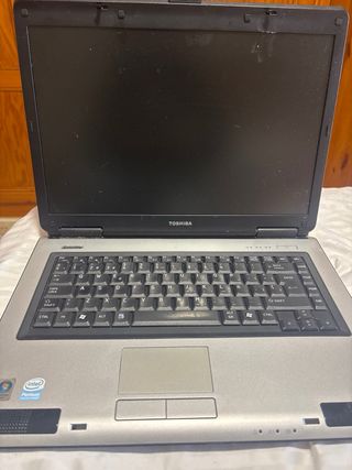Ordenador portátil Toshiba negro/azul marino