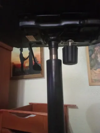 Taburete de trabajo con ruedas