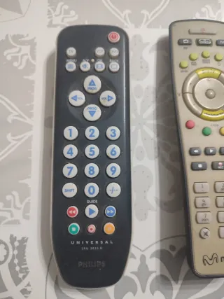 Mando televisión antigua