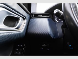 Land Rover Range Rover Velar 3.0D D300 R-Dynamic SE 4WD Auto