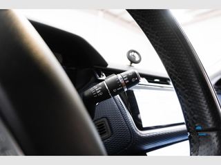 Land Rover Range Rover Velar 3.0D D300 R-Dynamic SE 4WD Auto