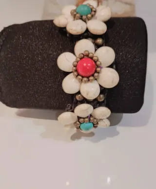 Pulsera artesanal flores
