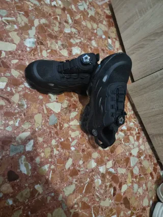 Zapatos de trabajo negros