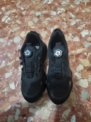 Zapatos de trabajo negros