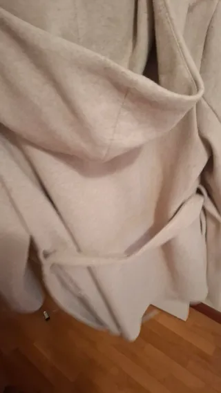 Abrigo Zara Marrón Talla L con Cinturón