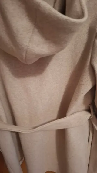 Abrigo Zara Marrón Talla L con Cinturón