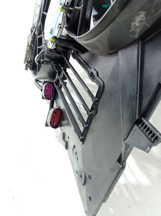 REJILLA DELANTERA VOLKSWAGEN TOUAREG (7L6)