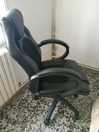 Silla de oficina negra
