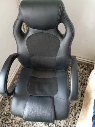 Silla de oficina negra