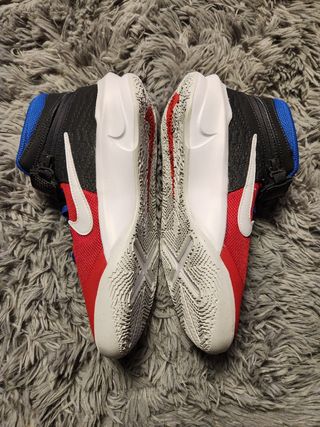 Nike Team Hustle D 10 Flyease