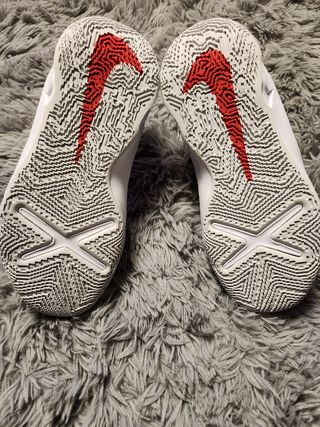 Nike Team Hustle D 10 Flyease