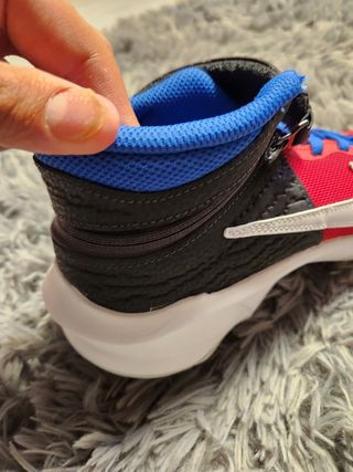 Nike Team Hustle D 10 Flyease