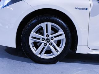 Toyota Corolla 1.8 125H BUSINESS PLUS E-CVT