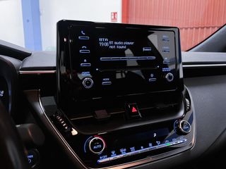 Toyota Corolla 1.8 125H BUSINESS PLUS E-CVT