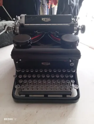 Máquina de escribir Royal