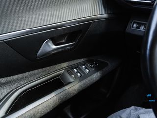 Peugeot 3008 1.2 PURETECH 96KW (130CV) ALLURE S&S