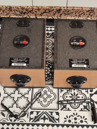 Conjunto Altavoces Kenwood CRS-177-W