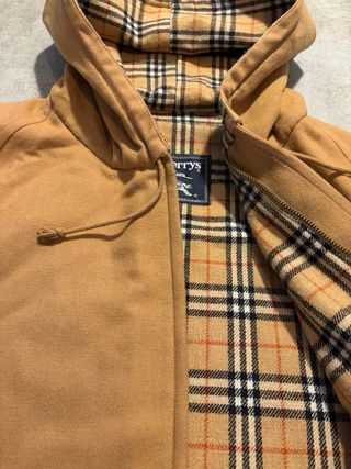 Abrigo Burberry Beige con Interior Novacheck