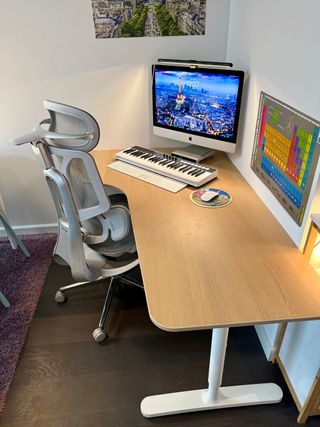 Silla de oficina HBADA E3 Pro, con reposapiés