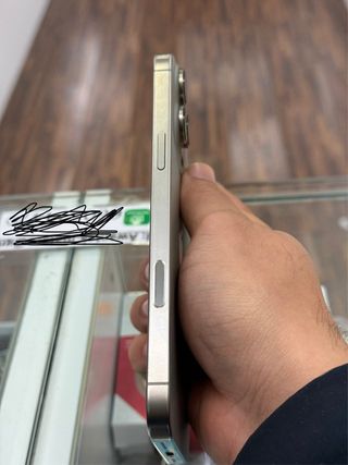 iPhone 16 Pro Max 256GB Plata 93% Salud