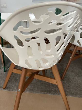 6 Sillas Blancas Base Madera.