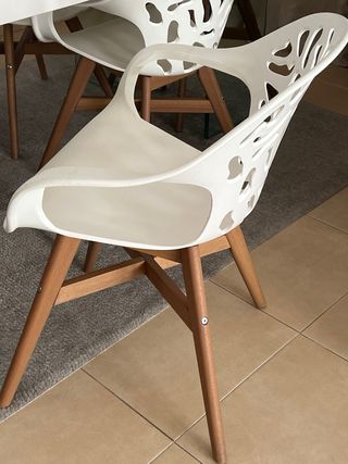 6 Sillas Blancas Base Madera.