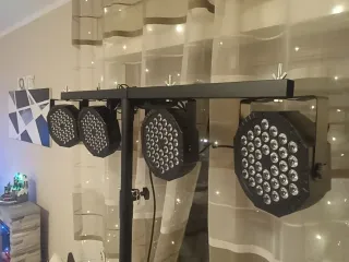 4 faretti LED 36W + stativo DJ