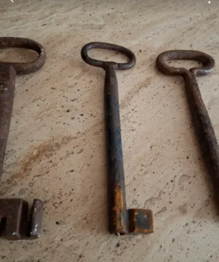 3 Chiavi Antiche in Ferro