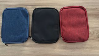 Organizador de cables y accesorios electrónicos