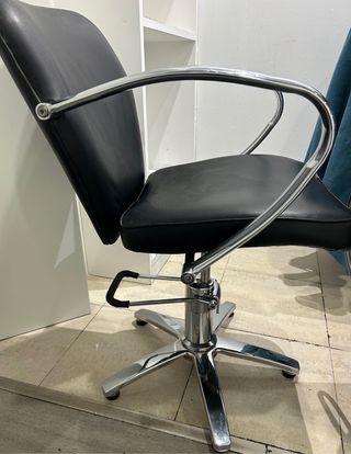 Se vende silla de peluquería. En buen estado